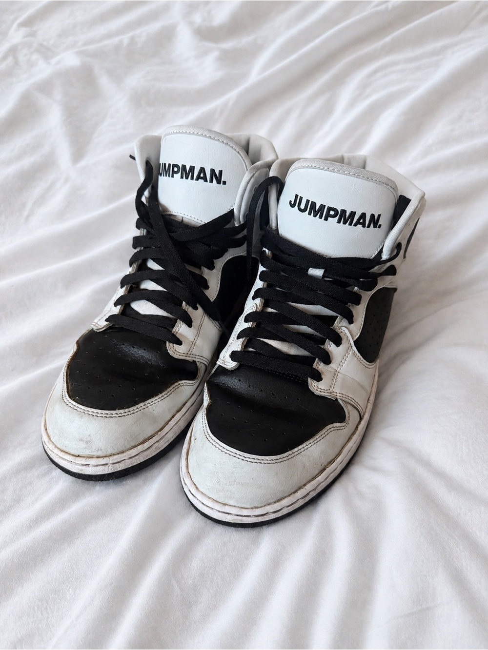 Nike Jordan Access Men Sneakers in Black and White